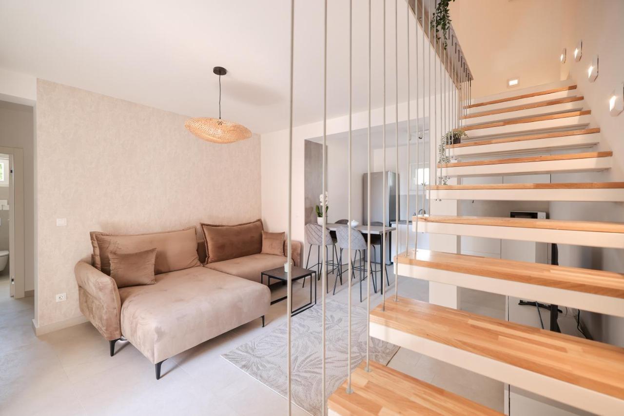 Apartments Mila Sveti Filip i Jakov Exteriör bild