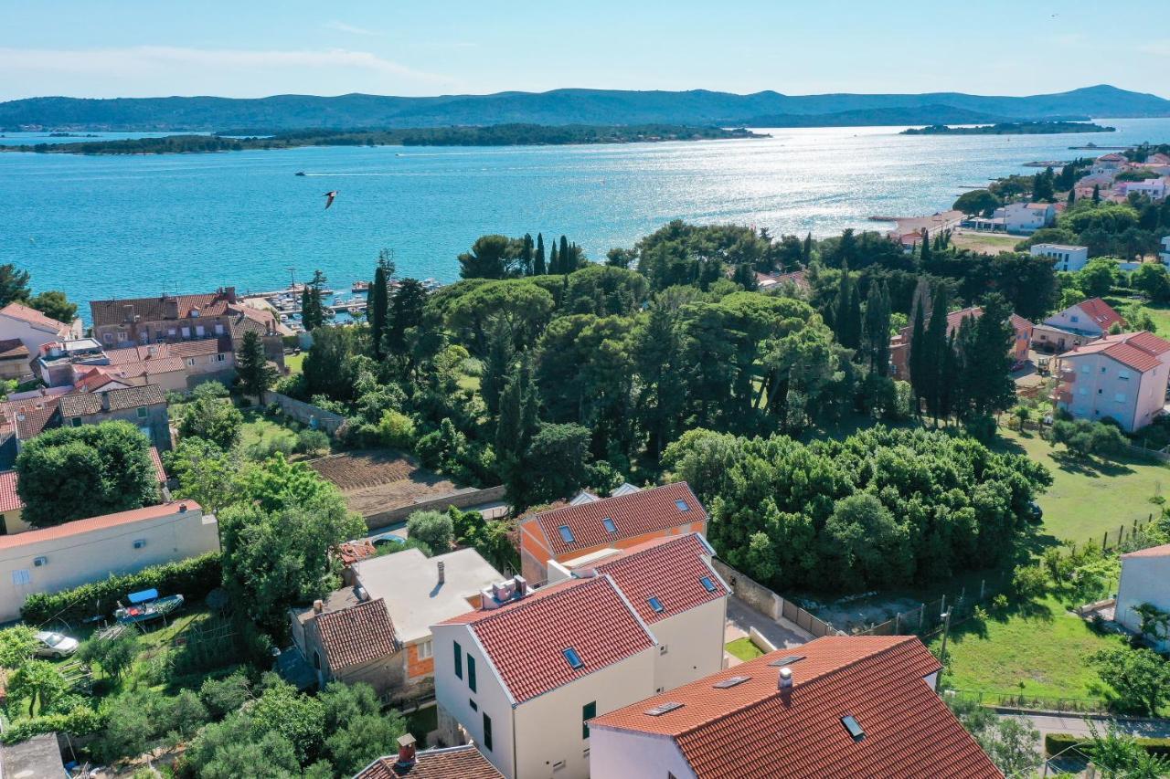 Apartments Mila Sveti Filip i Jakov Exteriör bild